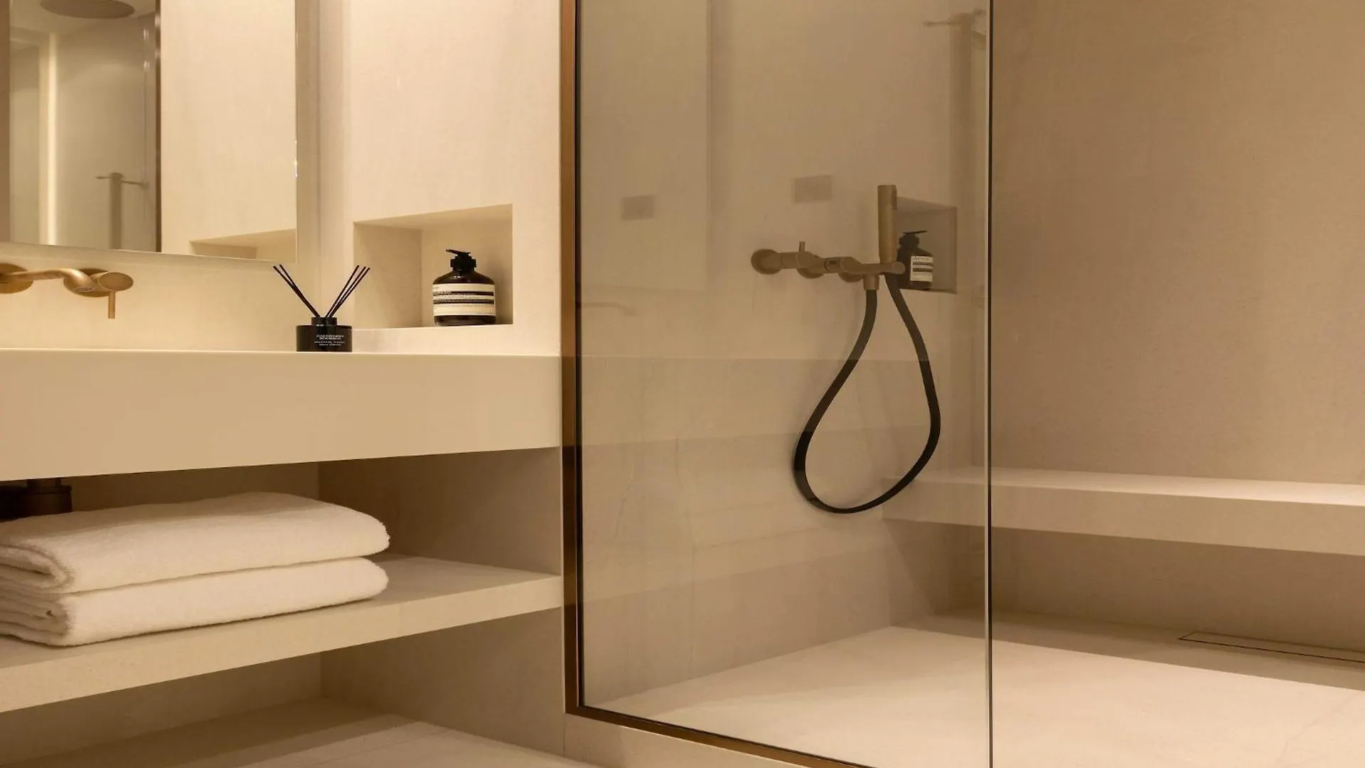 Апартаменты Luxury Flat -2Br 6P- Madeleine Saint Honore Париж Франция