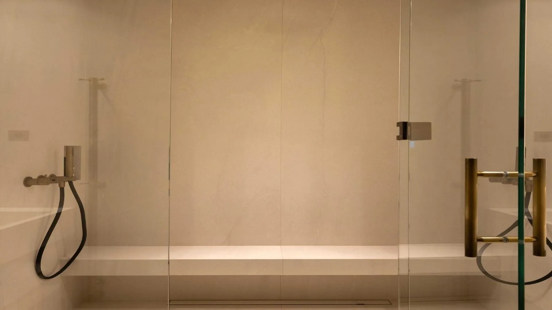 Luxury Flat -2Br 6P- Madeleine Saint Honore 巴黎
