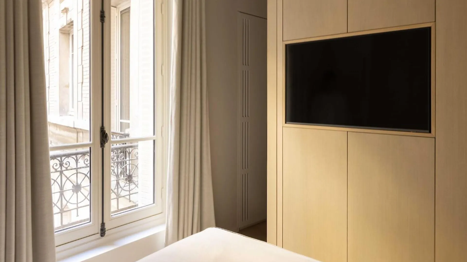 Luxury Flat -2Br 6P- Madeleine Saint Honore 巴黎